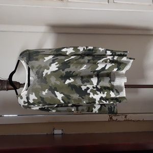 NWOT SZ L  oversized camouflage shirt